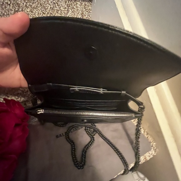 Pre-loved Balenciaga Wallet on Chain(barely used) - Picture 6 of 15